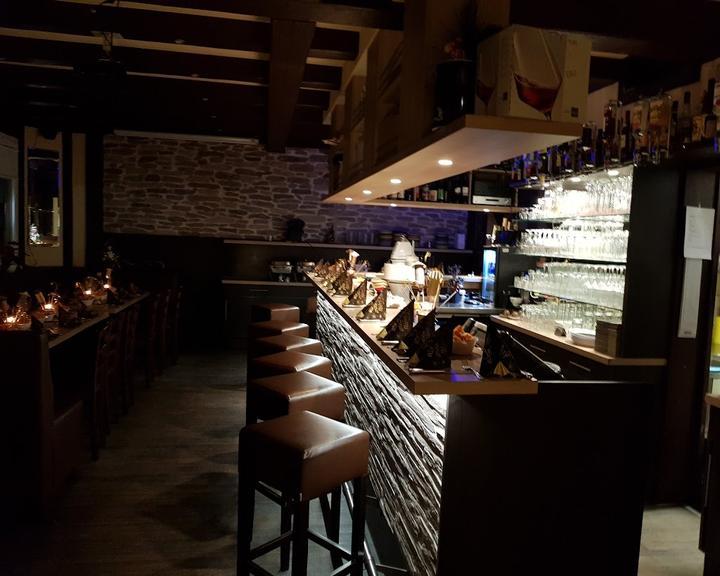 Chamaleon Cafe-Bistro & Bar